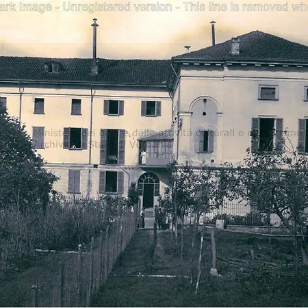 Chic Brand New At Palazzo Giuliani Daire Intra